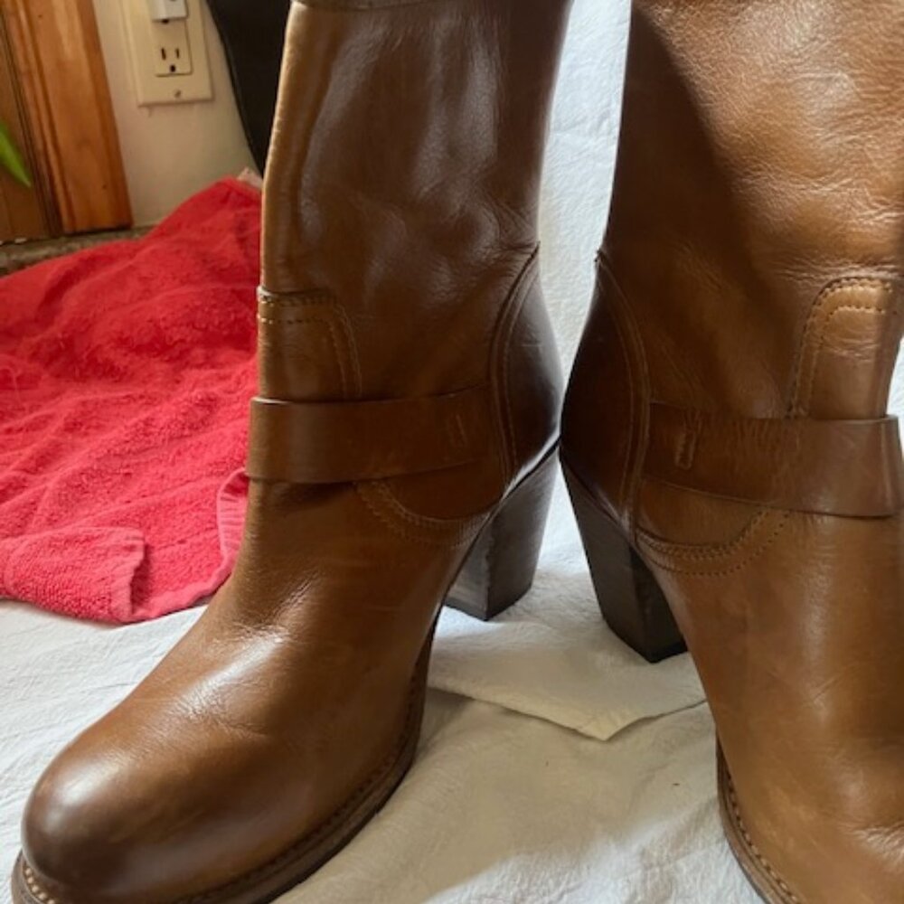 Frye and Co ankle boots